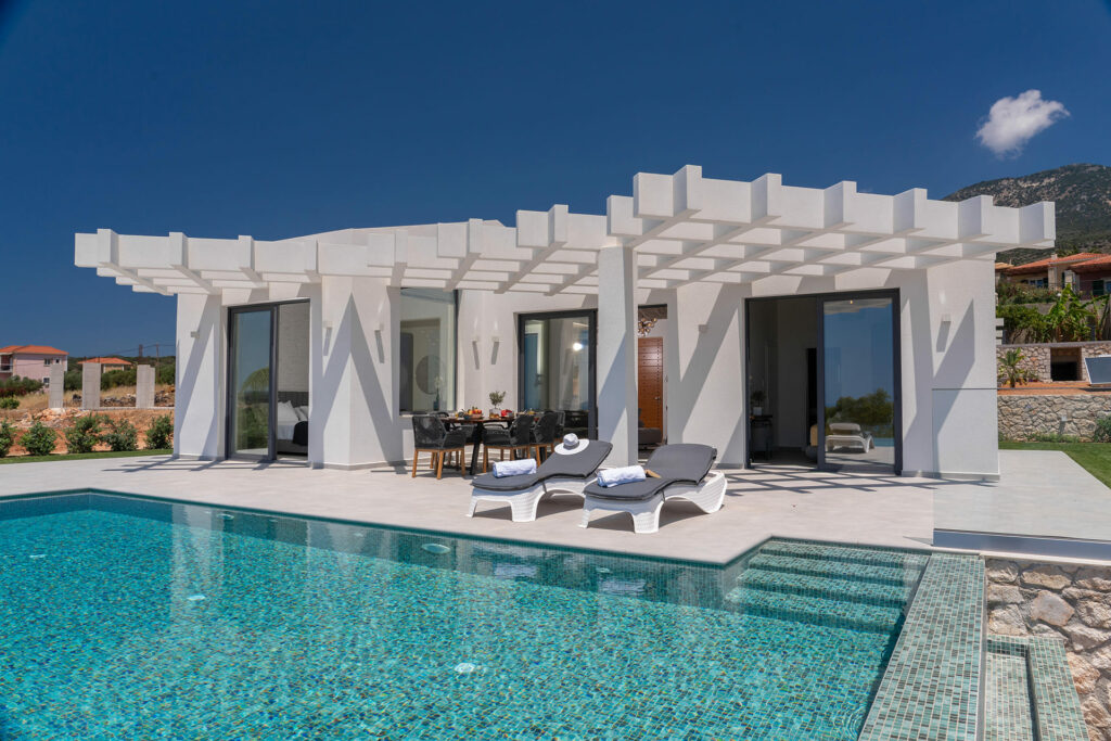 Villa White Blossoms